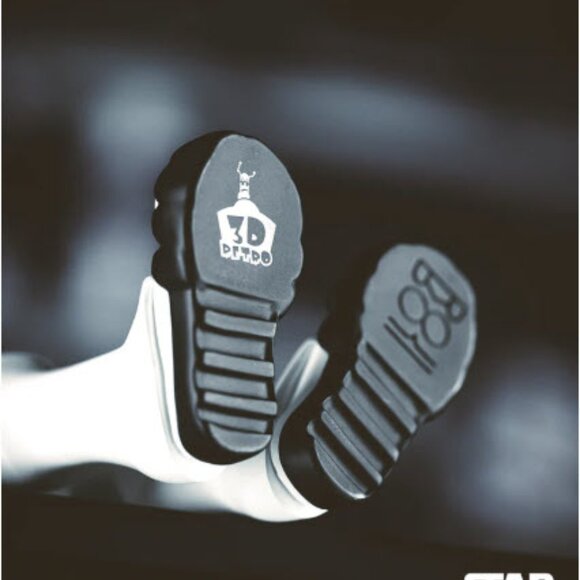 Rodrigo Roji Star Wars Stormtrooper Vinyl Figure - Picture 3 of 8